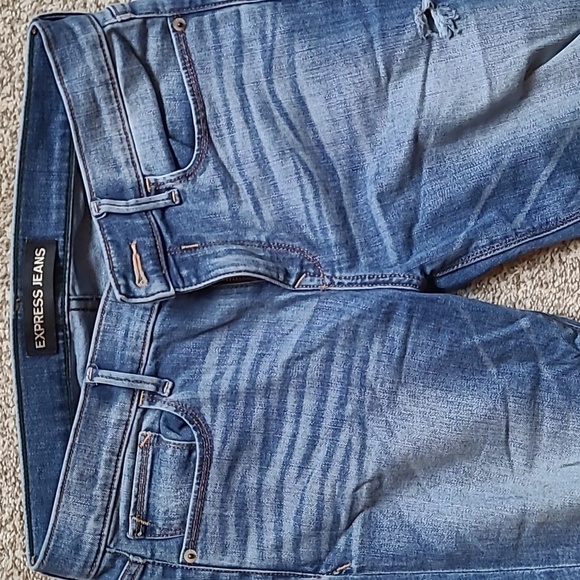Express mid-rise skinny jeans. Size 6. - Picture 3 of 4